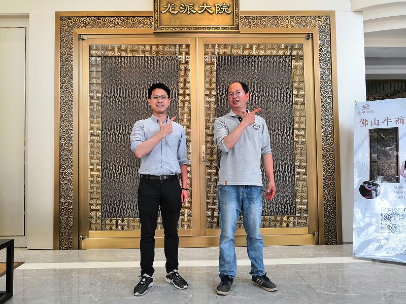 銅門廠家愛唯銅藝