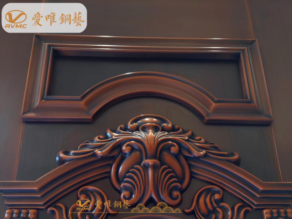 真銅門真的不會(huì)生銹嗎？佛山銅門廠家愛唯銅藝專業(yè)老師傅為您解答