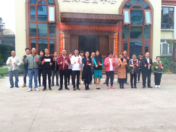 辭舊迎新賀豬年：銅門生產廠家愛唯銅兿開工大吉